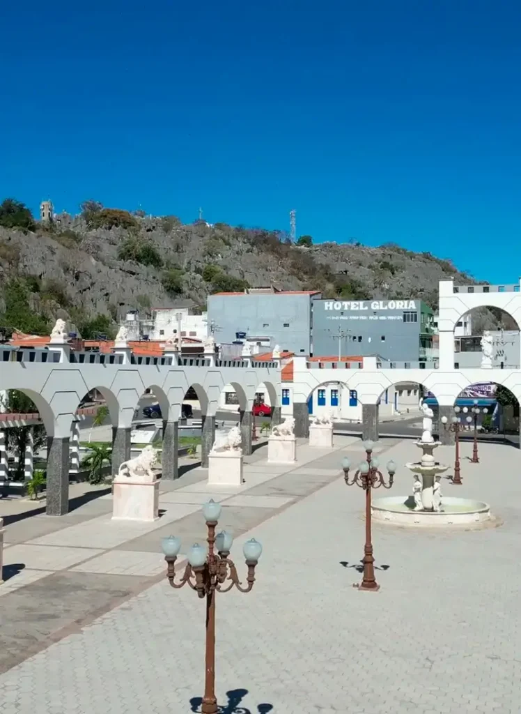 Praça da Fé - Ponto Turístico de Bom Jesus da Lapa
